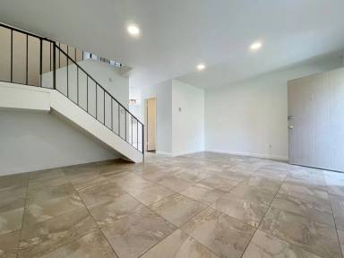 Main picture of 631 W Alton Ave