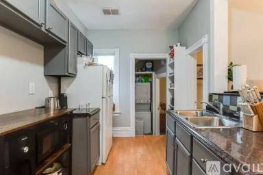 Main picture of 136 Isabel St W