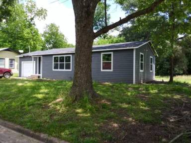 Main picture of 1126 Park Cir
