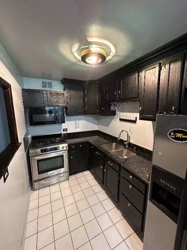 Main picture of 1450 E 55th Pl