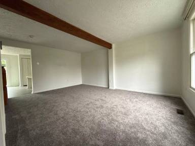 Main picture of 3322 Racoon Ct