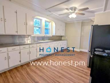 Main picture of 110 Silver St
