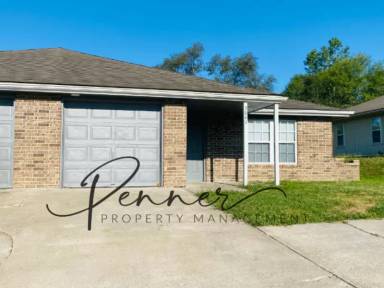 Main picture of 304 N Austin St