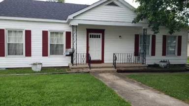 Main picture of 103 S Green St