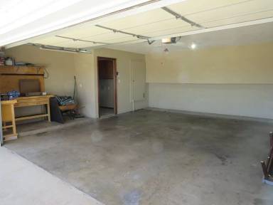 Main picture of 108 NE 48th St