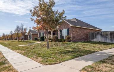 Main picture of 7900 Shreveport Dr