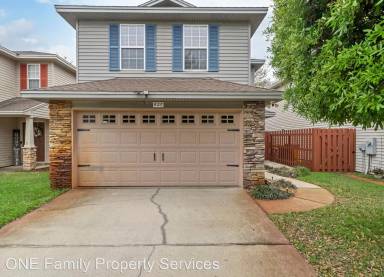 Main picture of 813 Sugar Plum Ln