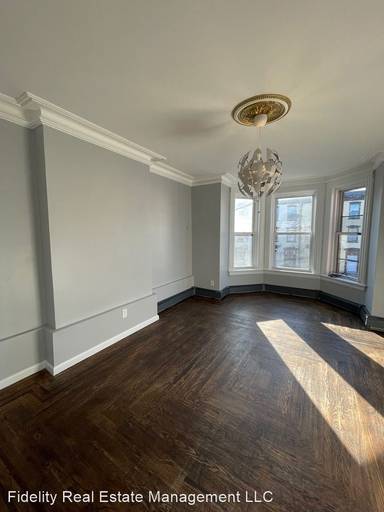 Main picture of 300 Liberty St