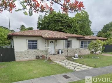 Main picture of 1400 SW 76th Ave