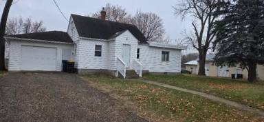 Main picture of 214 4th Ave