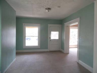 Main picture of 12 E Clark St