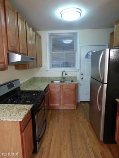 Main picture of 4450 W Gunnison St