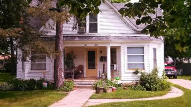 Main picture of 803 1/2 Benton Ave