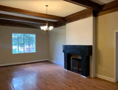 Main picture of 151 W River