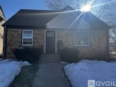 Main picture of 3135 Hayes St NE