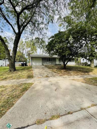 Main picture of 1240 SE 36th St
