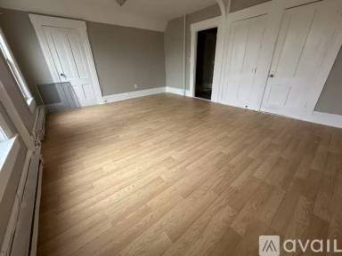 Main picture of 284 Spruce St
