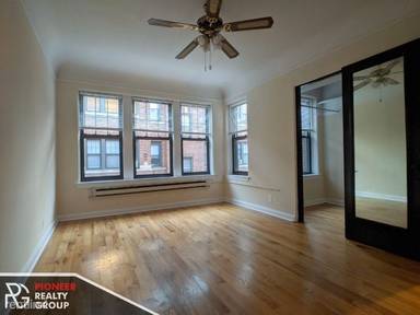 Main picture of 4409 N Wolcott Ave