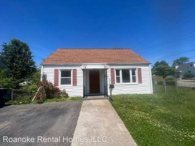 Main picture of 2638 Vancouver Dr NW