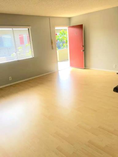 Main picture of 1136 Orizaba Ave