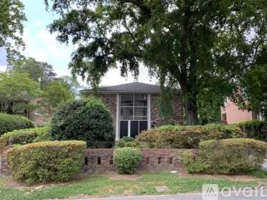 Main picture of 3668 Kingsboro Rd NE