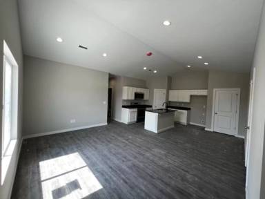 Main picture of 13544 W Haskell Ct