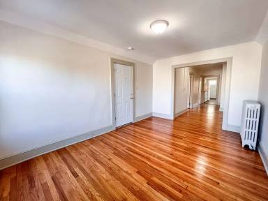 Main picture of 103 Lincoln St