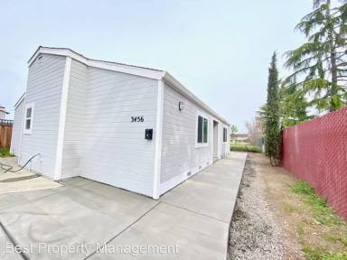 Main picture of 3456 East Ave