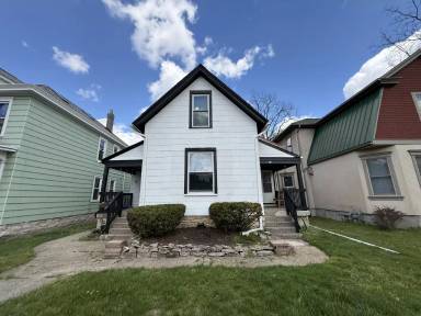 Main picture of 82 E Maynard Ave