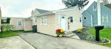 Main picture of 21218 Clinton Twp