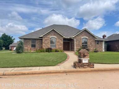 Main picture of 646 Crescent Cir