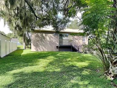 Main picture of 901 Hilly Bend Dr