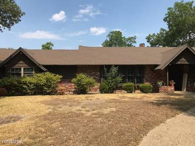 Main picture of 5607 Lake Jackson Dr