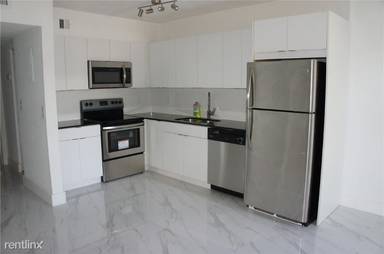 Main picture of 2140 NE 56th St