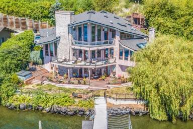 Main picture of 8251 W Mercer Way