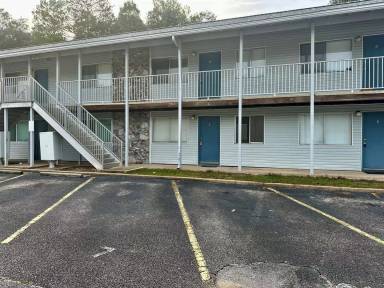 Main picture of College Park Condominiums