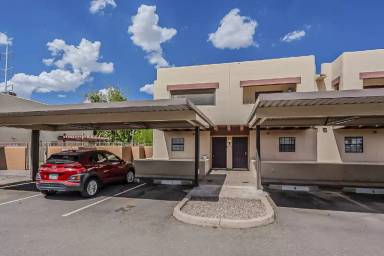 Main picture of 1028 S Ash Ave