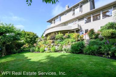 Main picture of 6528 50th Ave NE