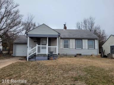Main picture of 920 N Old Manor Rd