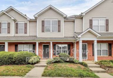 Main picture of 3055 Golden Dale Ln
