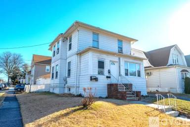 Main picture of 96 Curie Ave