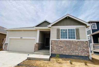 Main picture of 2048 Blue Moon Dr