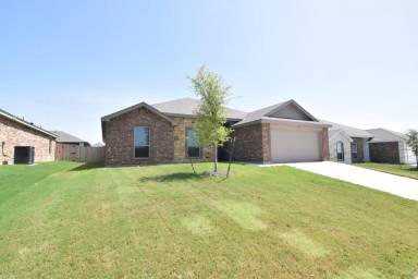 Main picture of 910 Paseo del Plata