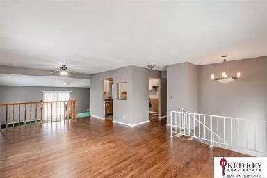 Main picture of 4962 S 142nd St