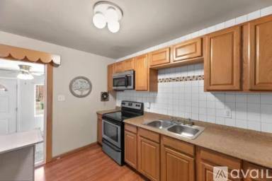 Main picture of 670 Queensgate Rd