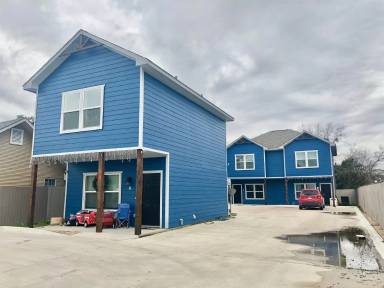 Main picture of 2108 Cavitt Avenue - B