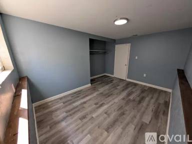 Main picture of 163 Gifford Ave