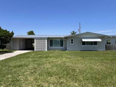 Main picture of 371 Granada St