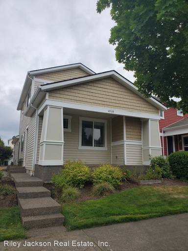 Main picture of 4308 Edgewater Blvd NE