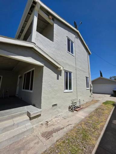 Main picture of 2641 N Arrowhead Ave